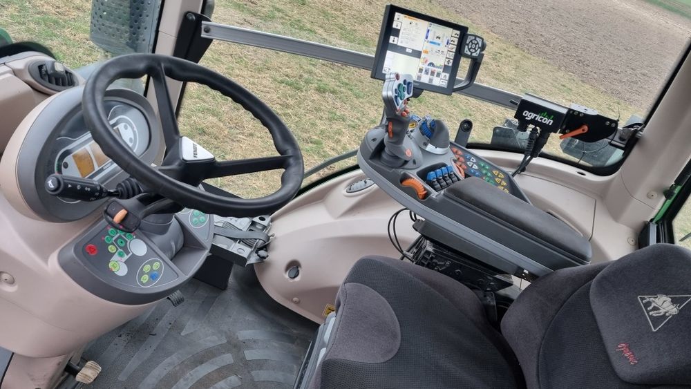 Fendt 824 vario S4 Profi PLUS