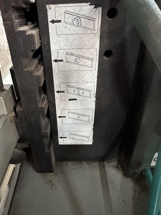 Puncionadora oscilo batente e cremone