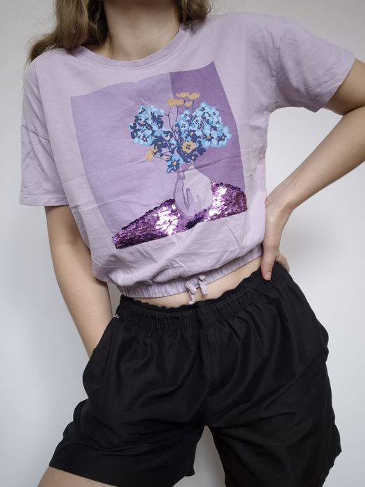 Bluzka T-shirt crop top Destination 
Rozmiar 158/164 ale na S i M