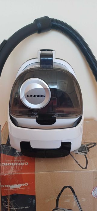 Пилосос GRUNDIG VCC 3170L з Німеччини