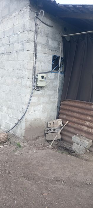 Продам домик 6 соток земли р-н 55 Блочок свет,вода