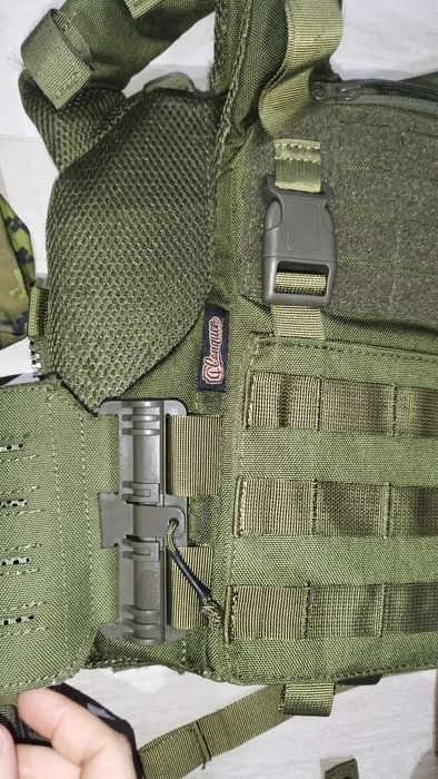 Colete e varias bolsas para airsoft