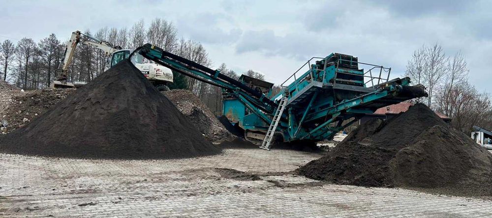 Sprzedaż ziemi z transportem