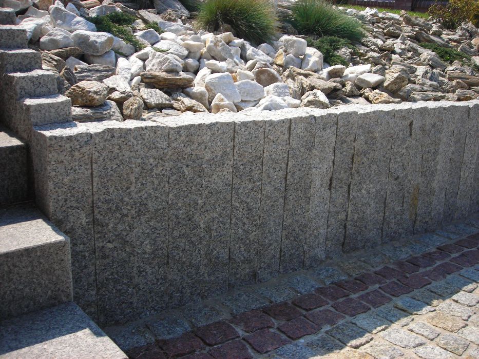 Palisada granitowa kostka brukowa Ziemia Granit cięto-łupany 10x10x30