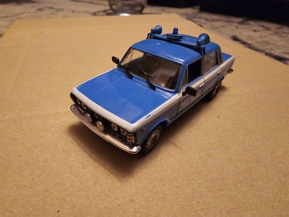 Kultowe auta prl Milicja kpl.
