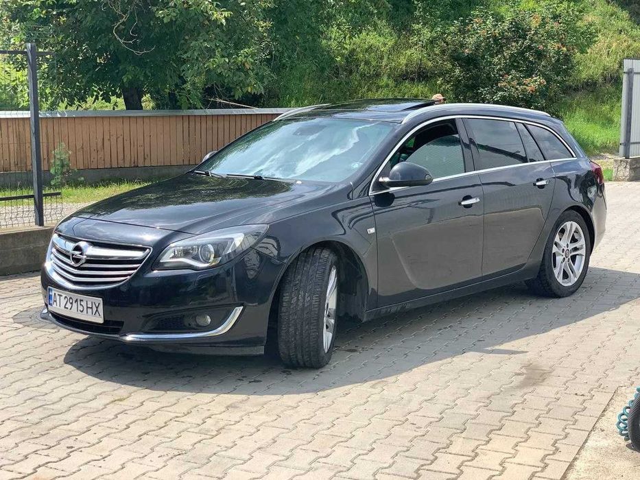 Автомобіль Інсігнія 2013