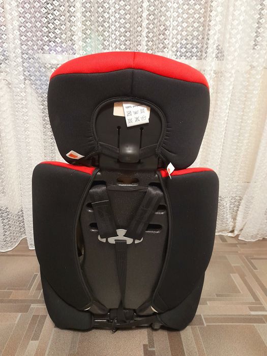 Дитяче автокрісло. Детское автокресло