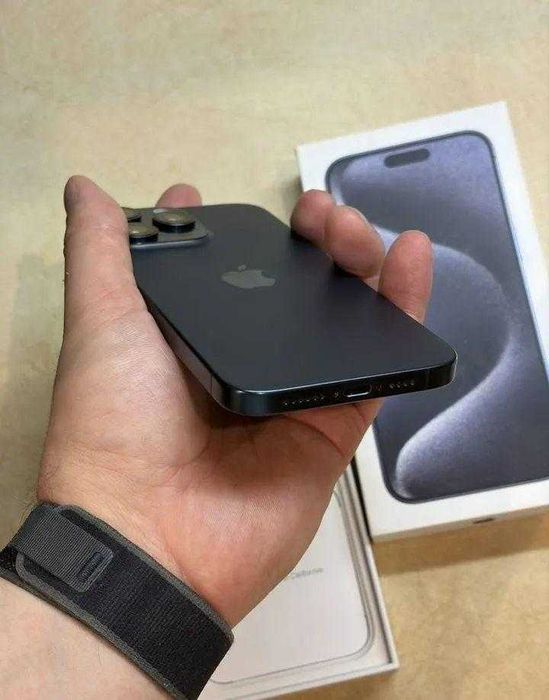 iPhone 15 Pro Max, 256 ГБ, SIM + eSIM