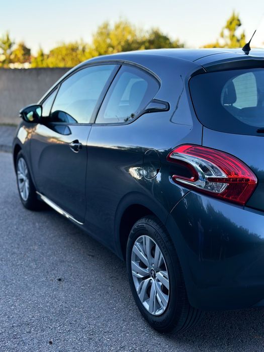 Peugeot 208 1.4 Hdi