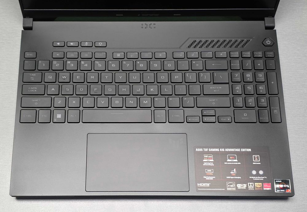 Asus TUF A16 / RX 7700S - 8GB / Ryzen 7 - 7735HS/RAM 16GB/SSD - 512GB