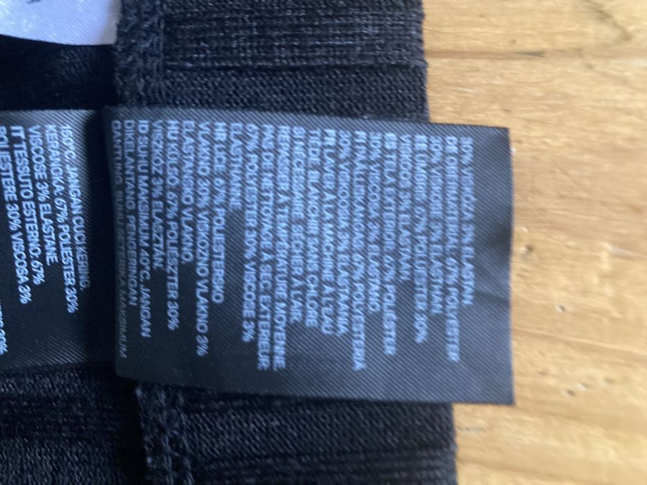 Prążkowana długa spódnica