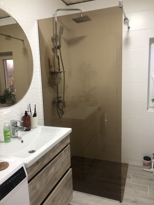 Склянна душова перегородка бронза гартоване.