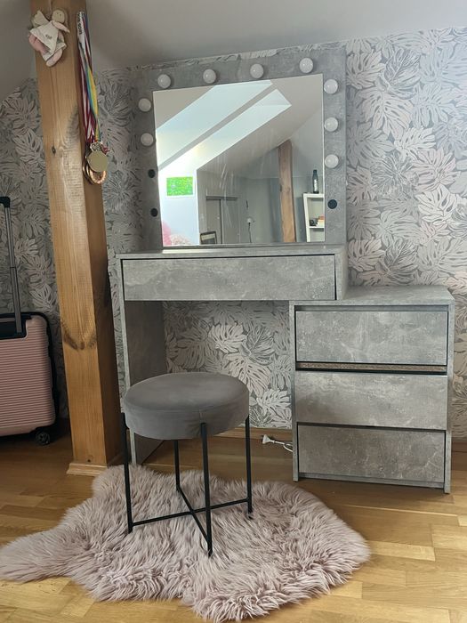 toaletka LED + stołek + dywanik