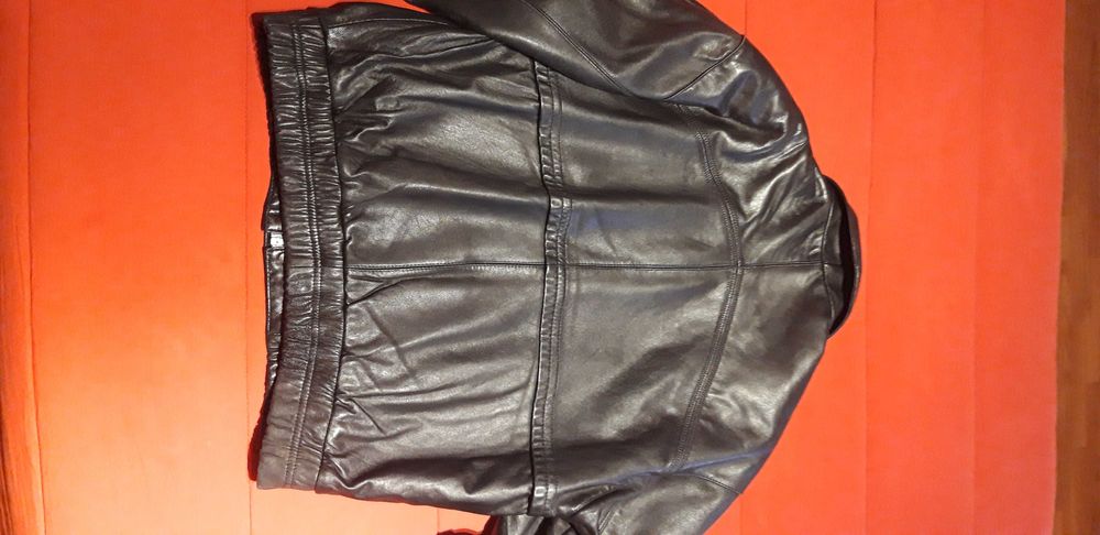 casaca couro impecável