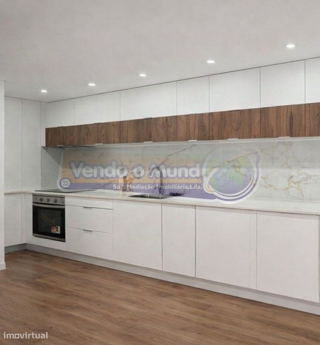 Moradia T1 em Vila Nova da Rainha (AZB019)