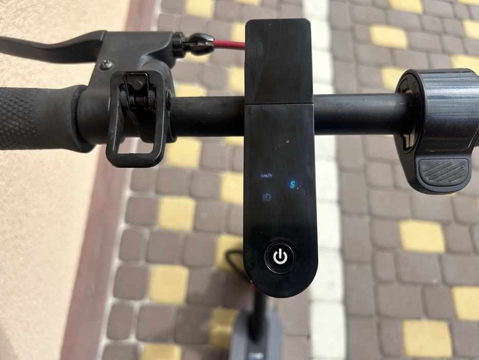 Електросамокат E-Wheels