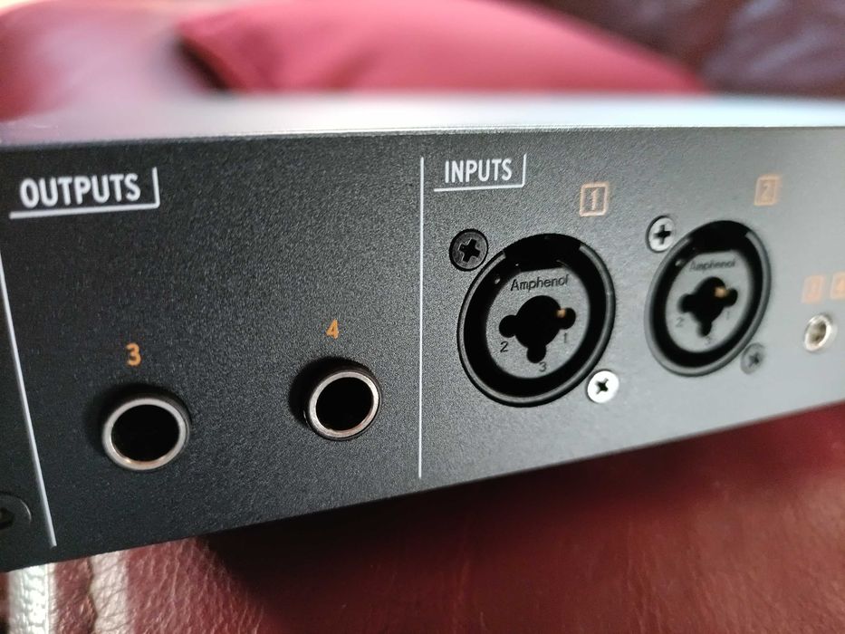 Interface Áudio Arturia 16Rig