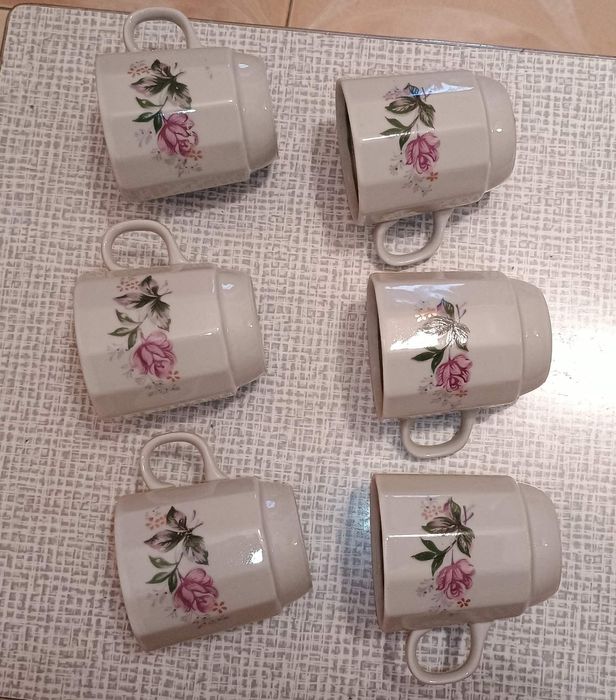 Вінтажні чашки для кави