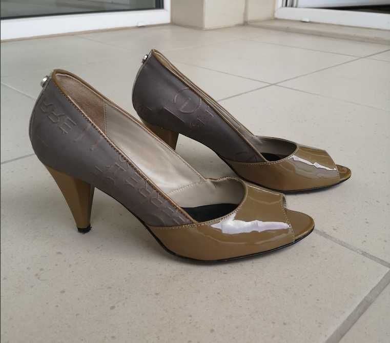 GF FERRE Gianfranco Ferre buty włoskie szpilki czółenka skórzane r.39