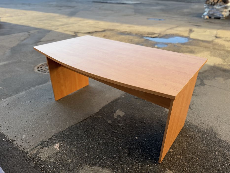 РОЗПРОДАЖ! Офісні меблі (столи,стелаж,крісло)