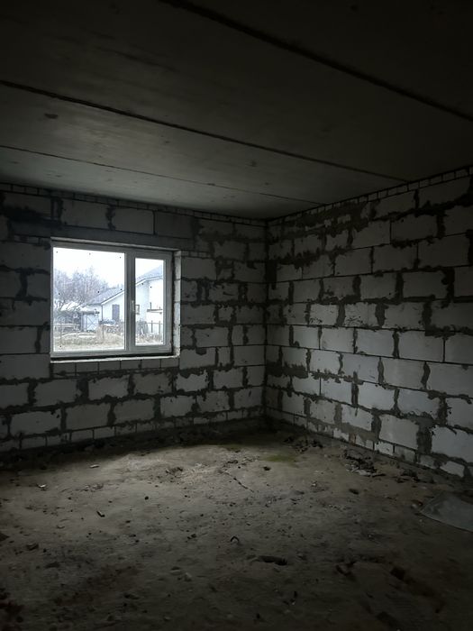 Продам недобудований будинок