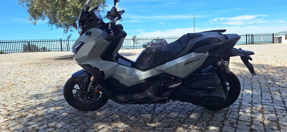 Honda Adv 350 extras