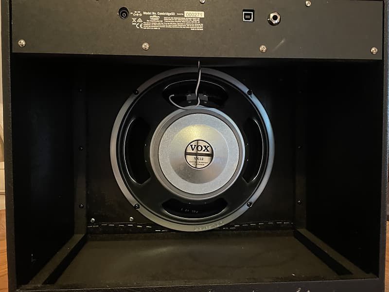 Vox Cambridge 50w+ Tube pedal Behringer Vintage Tube Monster pedal