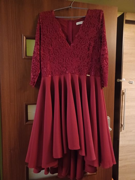 Sukienka z dłuższym tyłem