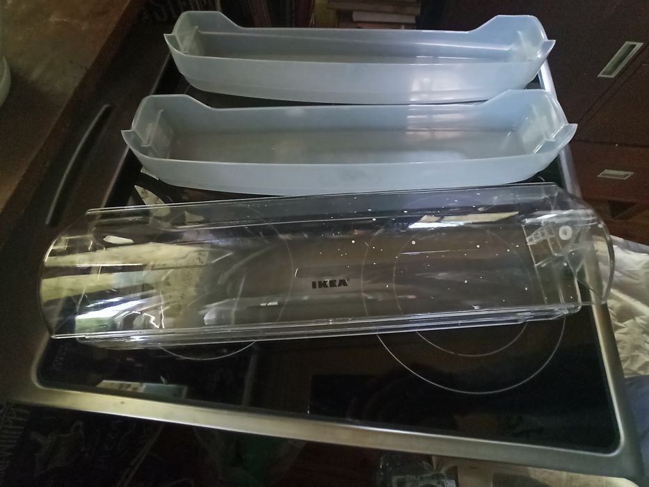 Koszyki balkoniki półki do węższej lodówki Whirlpool s