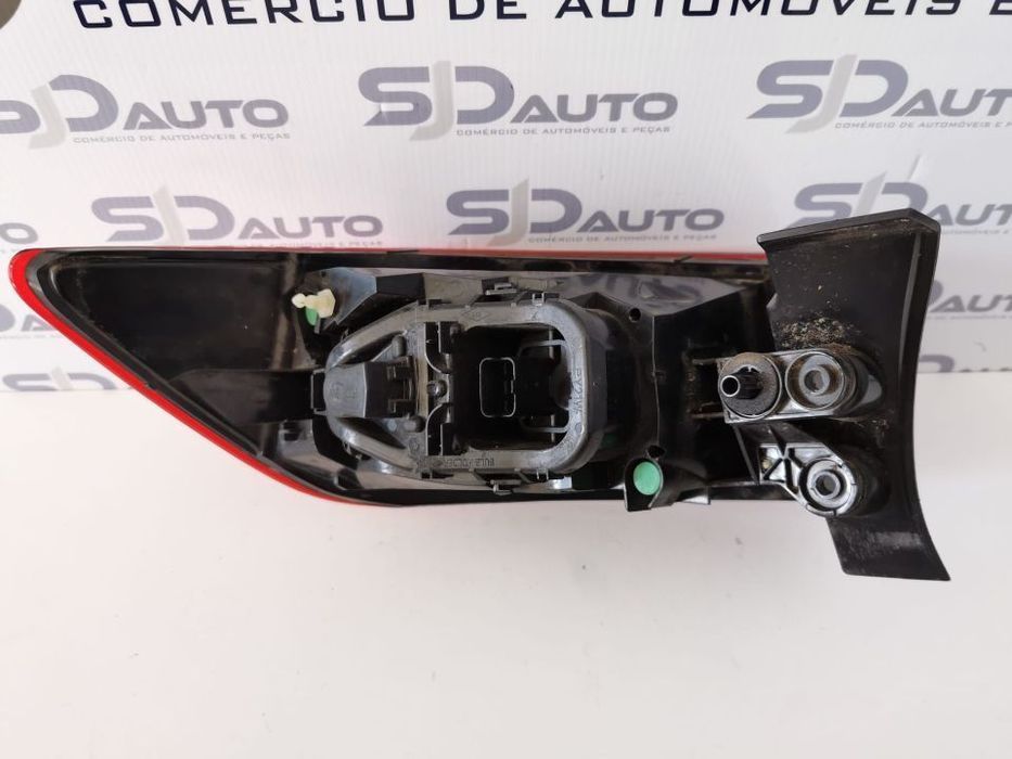 Farolins Originais - Renault Clio IV