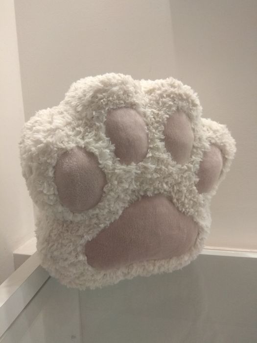 Подушка м'яка Лапка