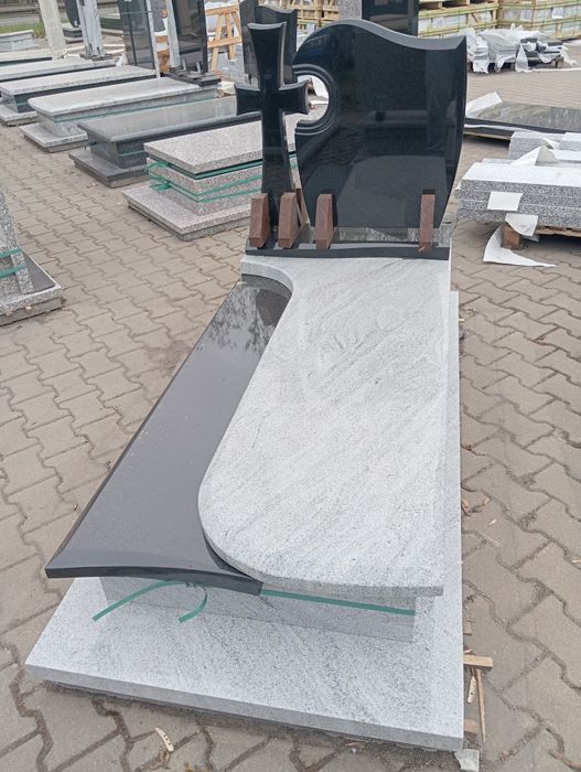 Tanie Nagrobki granitowe od 4500