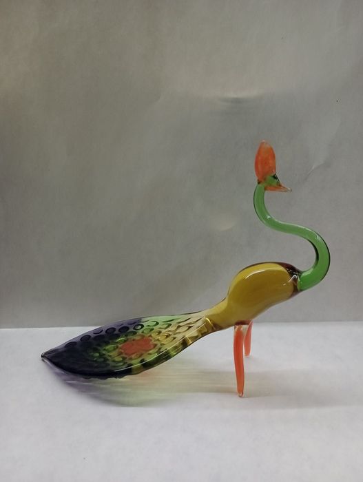 Стеклянная фигурка павлина ручной работы