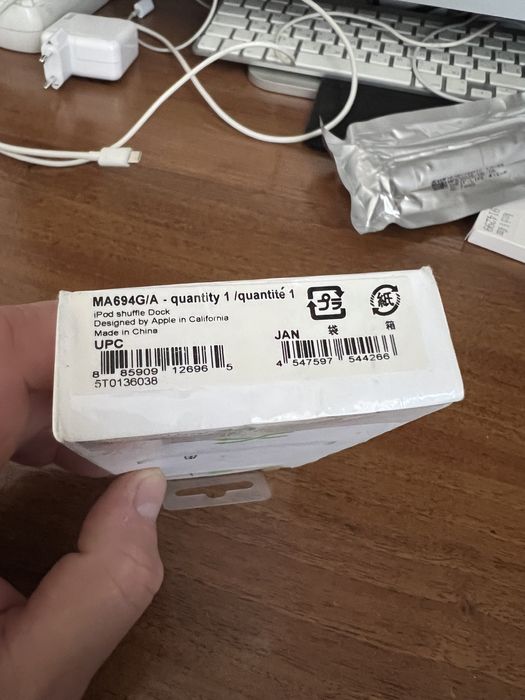 Док станція Dock Apple iPod shuffle (MA694G/A)