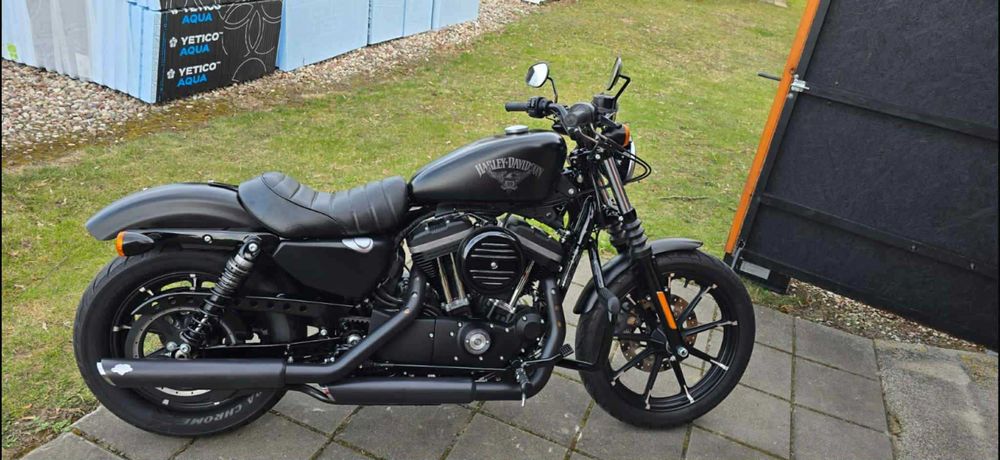 Harley-Davidson Sportster Iron 883