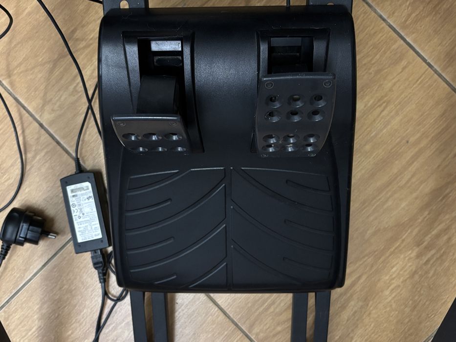 Продам ігровий руль кермо Logitech driving force gt 900!