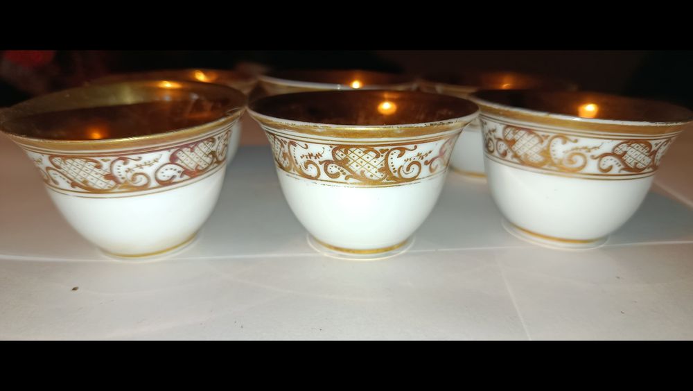Conjunto de 6 chávenas antigas douradas – faiança portuguesa