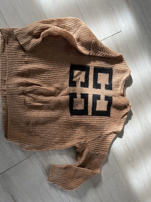 Sprzedam sweterek minouu