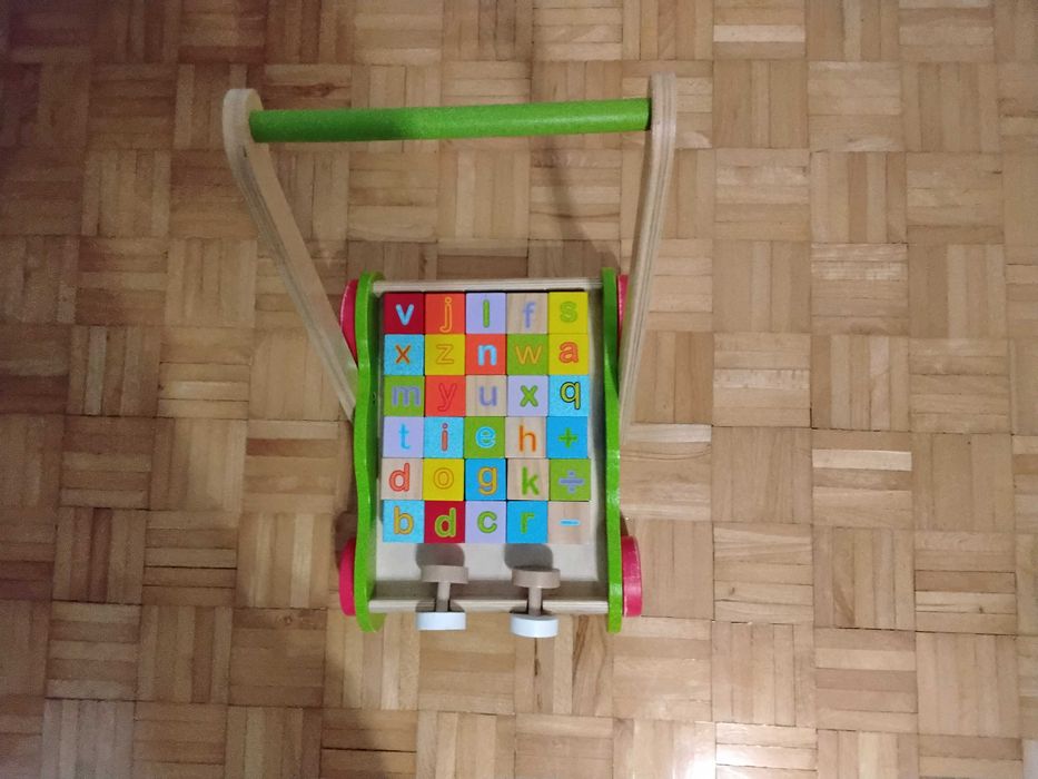 Zabawka Edukacyjna Wózek Pchacz z Drewnianymi Klockami 30 SZT Klocków