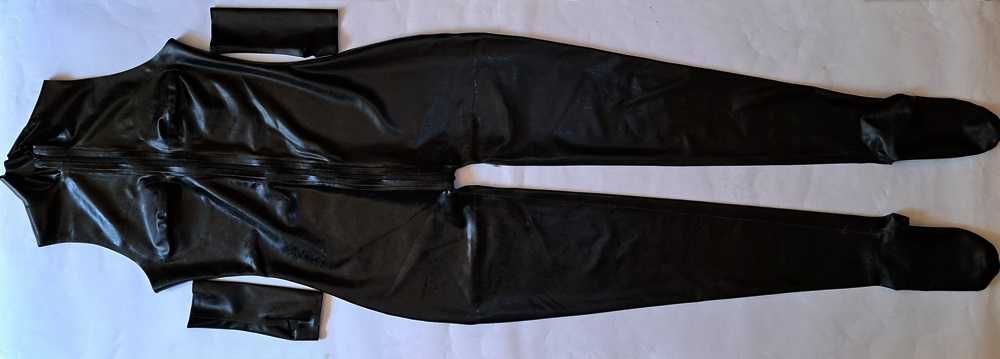 Czarny kombinezon latex 100% guma r. M/L