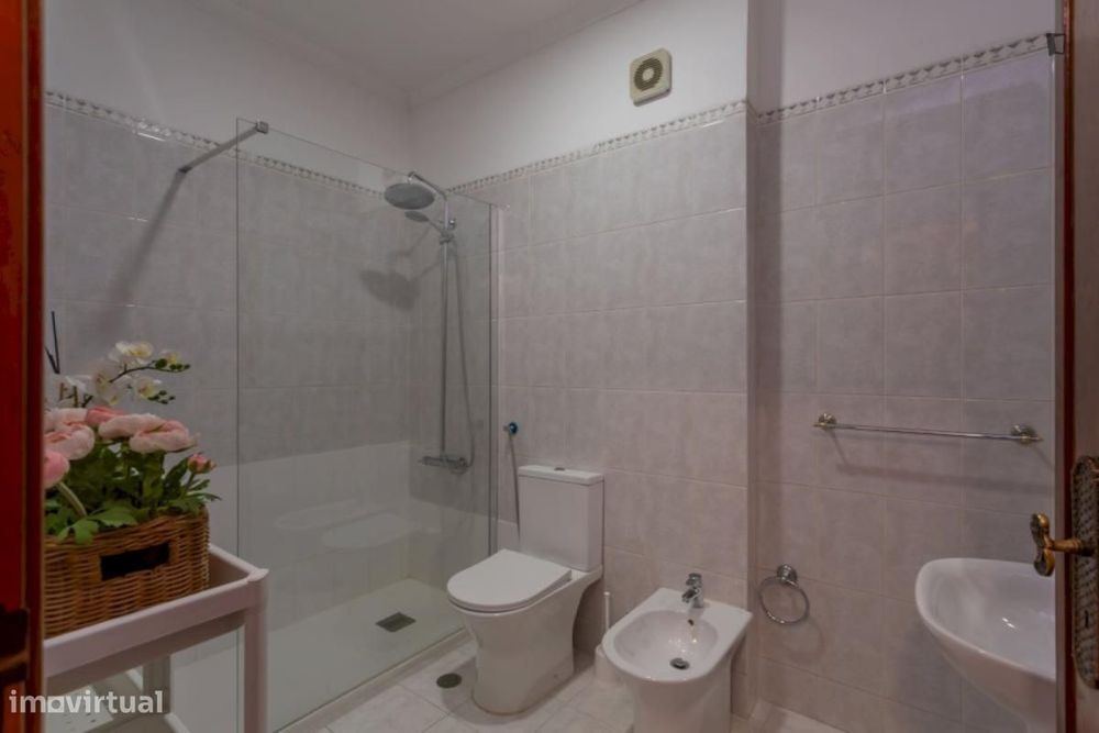 Apartamento com 4 quartos - localizado em Alvalade Lisbon