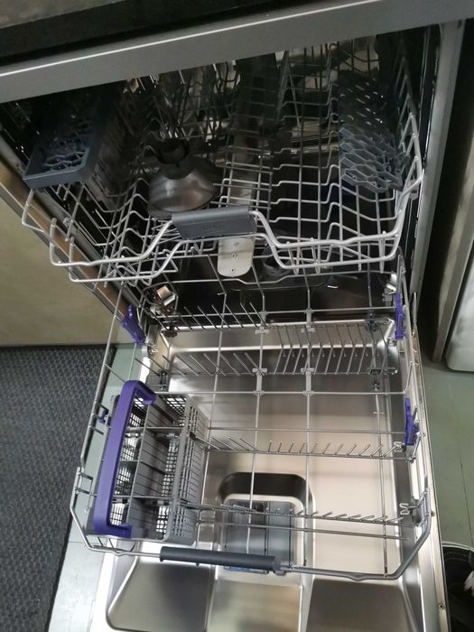 Máquina de lavar a loiça de marca Beko