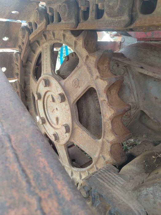 Massey Ferguson 174C de Rastos c/ Lâmina e Riper – Muito Estimada