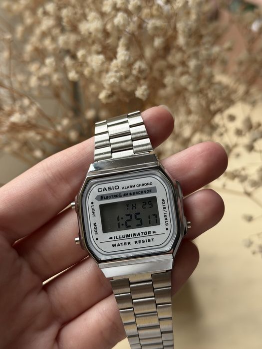 Casio retro białe A168