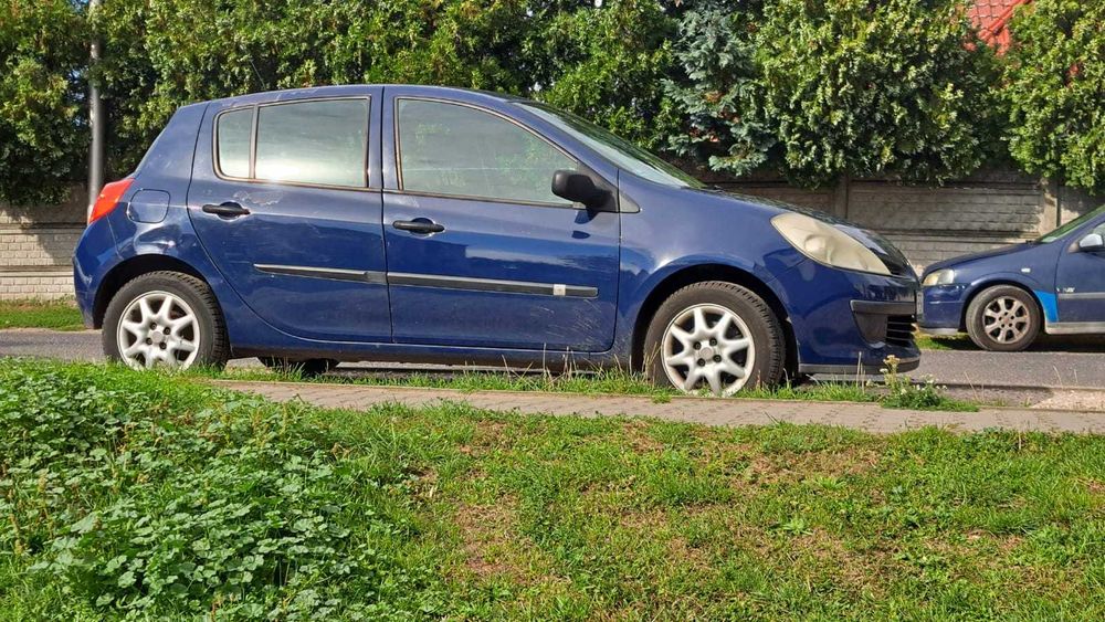 Renault uszkodzone REZERWACJA