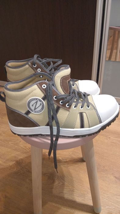 Nowe buty z noskiem