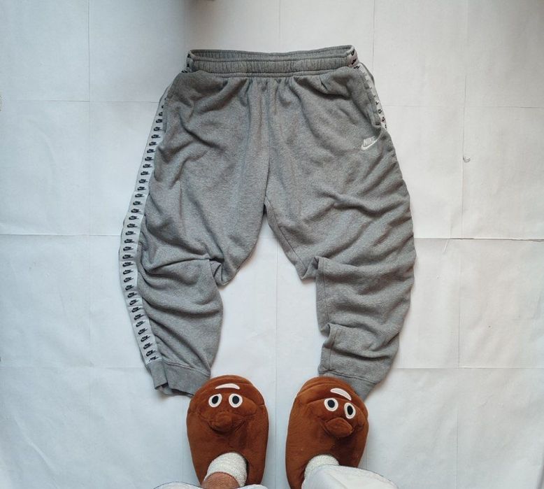 Спортивки Nike на лампасах