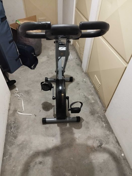 Bicicleta ginásio