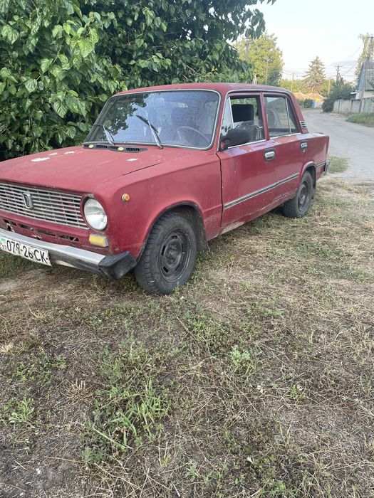 Продам ваз 21011