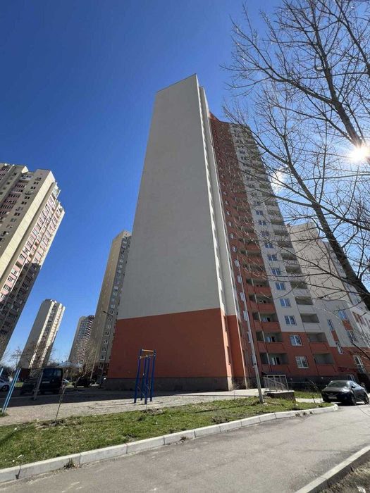 Продаж 1 кімнатной квартири , вул. Милославська 18. Троєщина